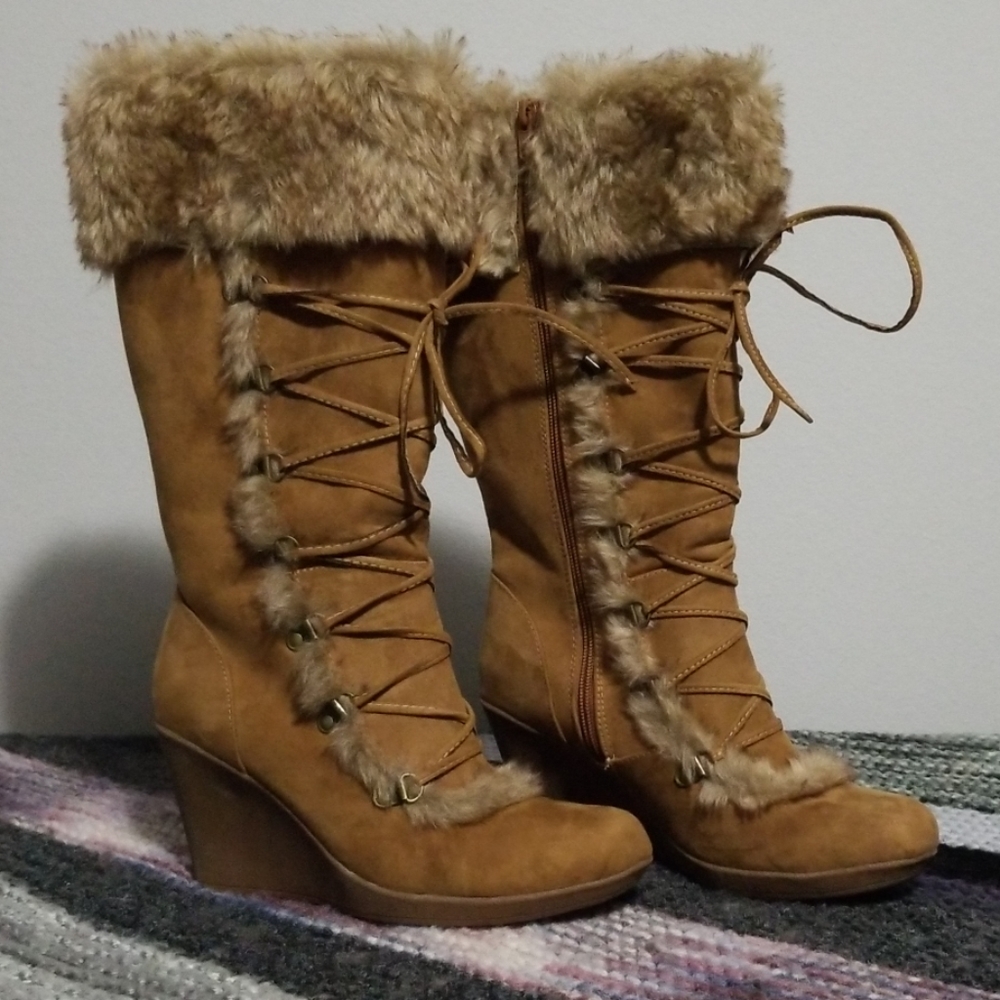 SM NEW YORK Alexandria Lace Up Boot